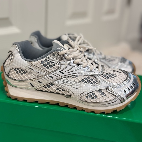 Bottega Veneta Silver and White Women Sneakers - Picture 3 of 7